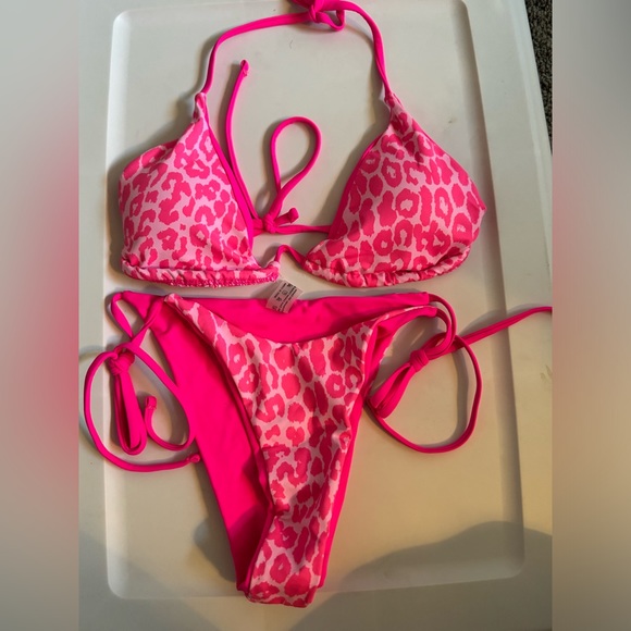 Pink bikini never worn in great condition ! - Picture 2 of 3